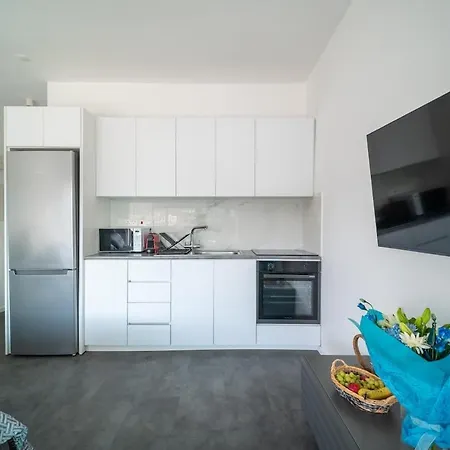 Belora Modern Studio, Sea View 100m To Apartamento
